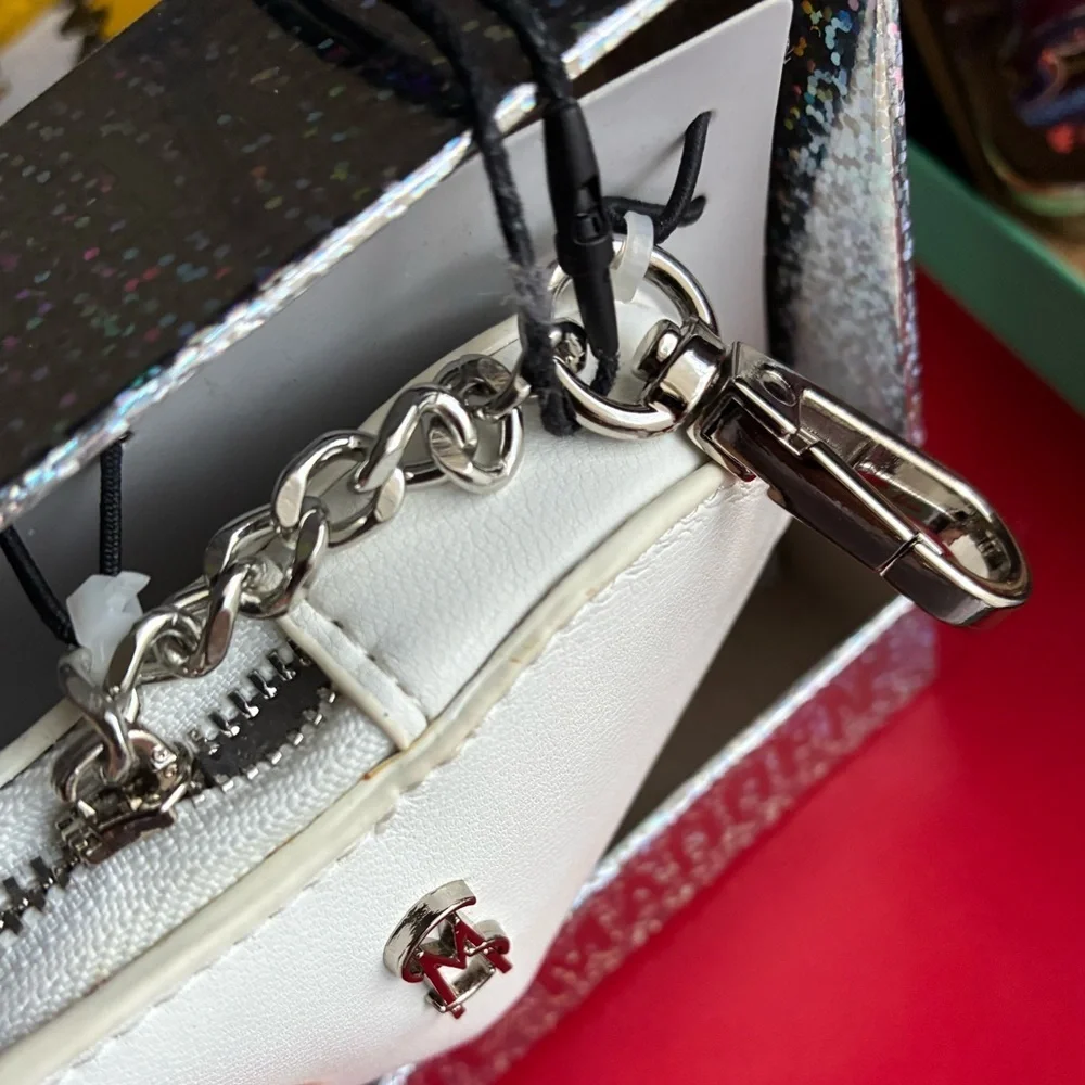 Steve Madden Cream Heart Key Holder